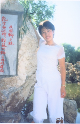 2002�����ǰ�������ͱ�������Աȥ�빬�յ���Ƭ